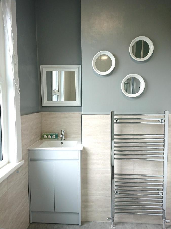 Entire 2-Bedroom House With Garden ยอร์ค ภายนอก รูปภาพ