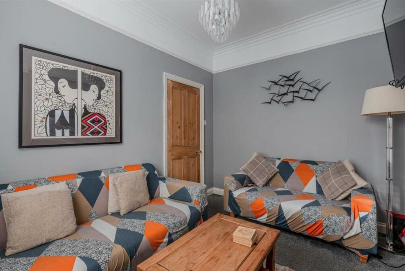 Entire 2-Bedroom House With Garden ยอร์ค ภายนอก รูปภาพ