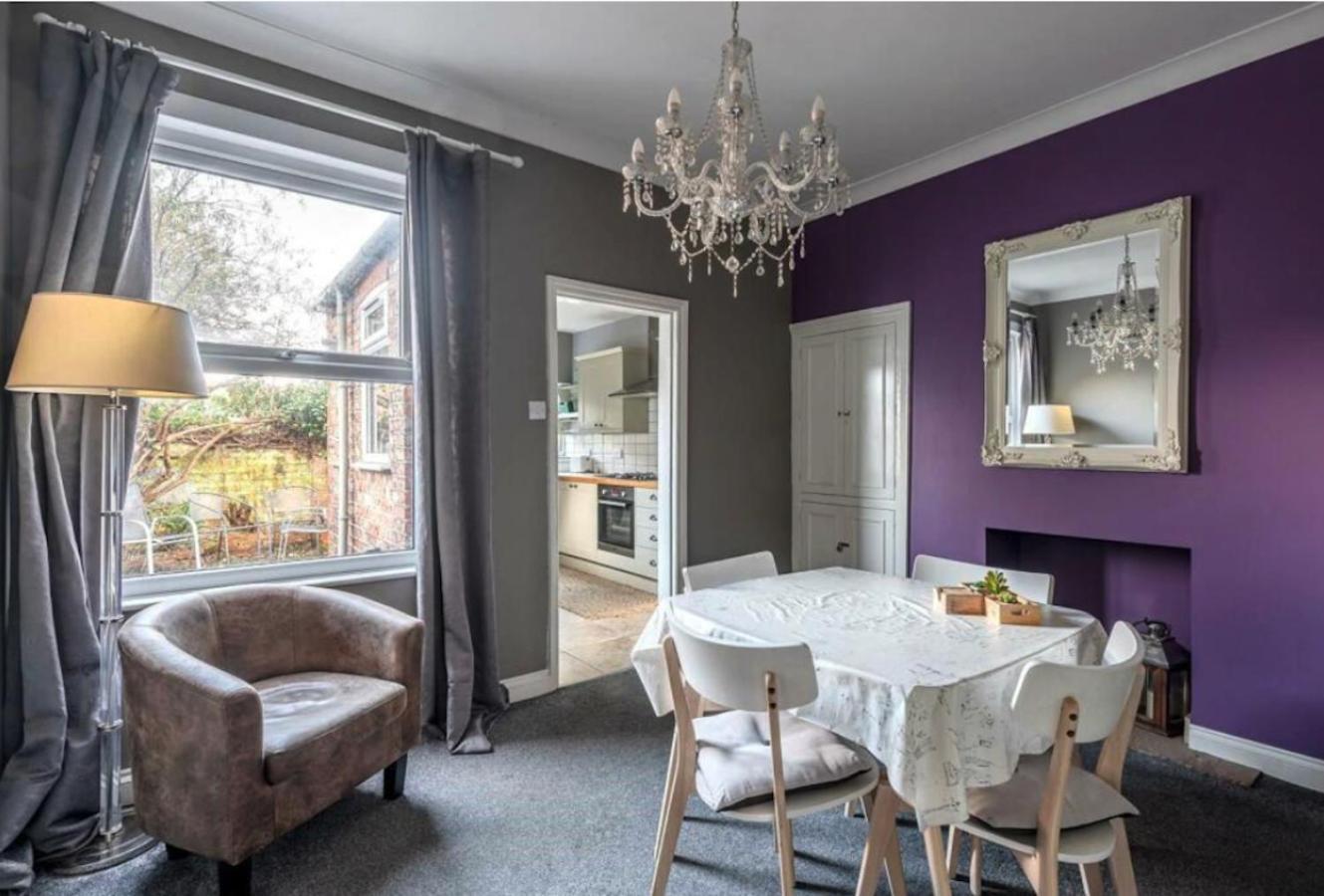 Entire 2-Bedroom House With Garden ยอร์ค ภายนอก รูปภาพ